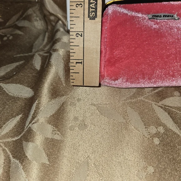 Miu Miu Red Velvet Kiss Lock Coin Purse GWP New In Box - Picture 7 of 9